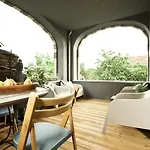 Apartman B - Neuer Geist In Alten Mauern: Luxurioes Wohnen In Der Residenzstadt *