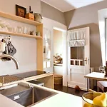 Apartman B - Neuer Geist In Alten Mauern: Luxurioes Wohnen In Der Residenzstadt