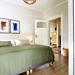 Apartment B - Neuer Geist In Alten Mauern: Luxurioes Wohnen In Der Residenzstadt