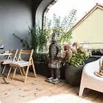 Apartment B - Neuer Geist In Alten Mauern: Luxurioes Wohnen In Der Residenzstadt Gotha