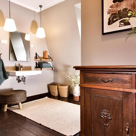 B - Neuer Geist In Alten Mauern: Luxurioes Wohnen In Der Residenzstadt Apartmán *