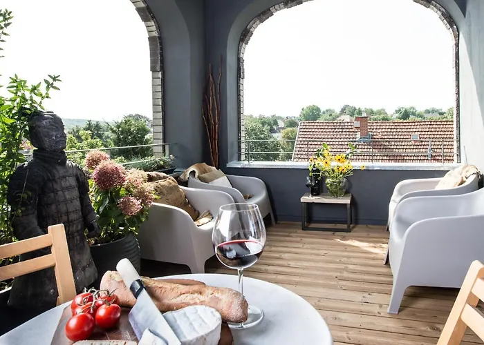 B - Neuer Geist In Alten Mauern: Luxurioes Wohnen In Der Residenzstadt *