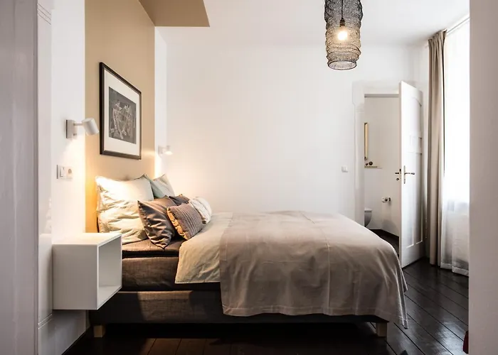 B - Neuer Geist In Alten Mauern: Luxurioes Wohnen In Der Residenzstadt Lejlighed