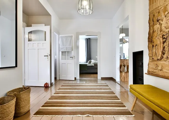 B - Neuer Geist In Alten Mauern: Luxurioes Wohnen In Der Residenzstadt Lejlighed